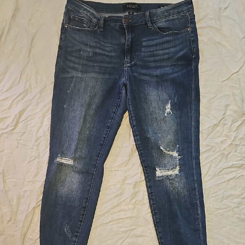 Apt. 9 Women's Blue Distressed Jeans